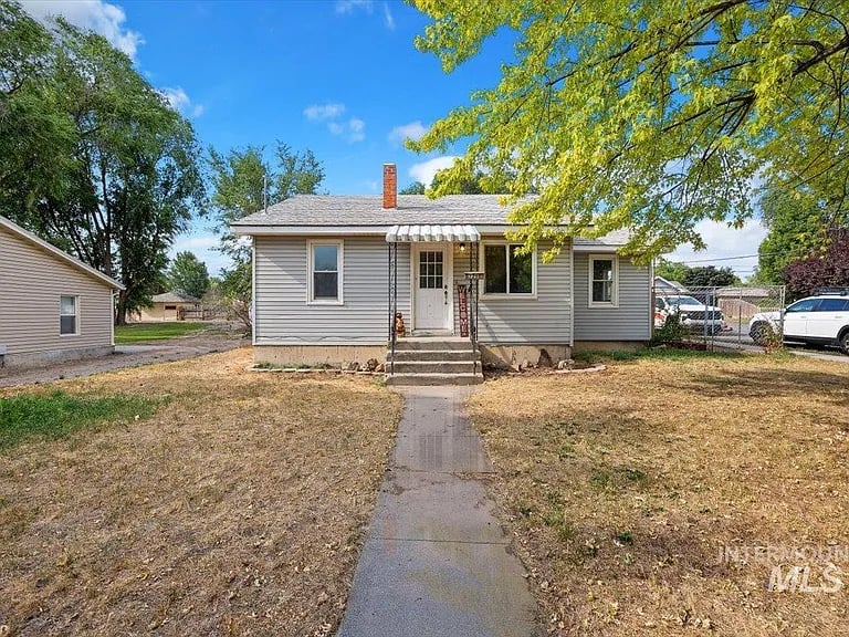 328 E Ave D