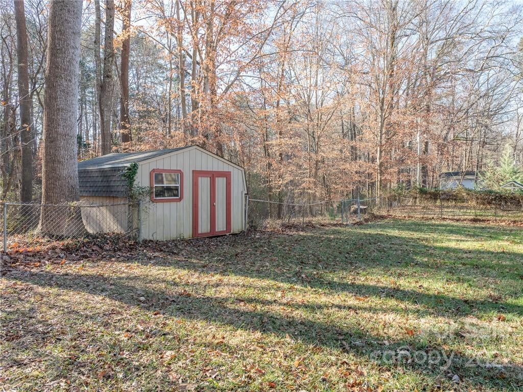 5400 Country Woods Dr