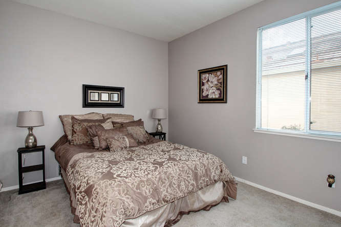 Just Listed! Well Maintained Home in Roseville!
