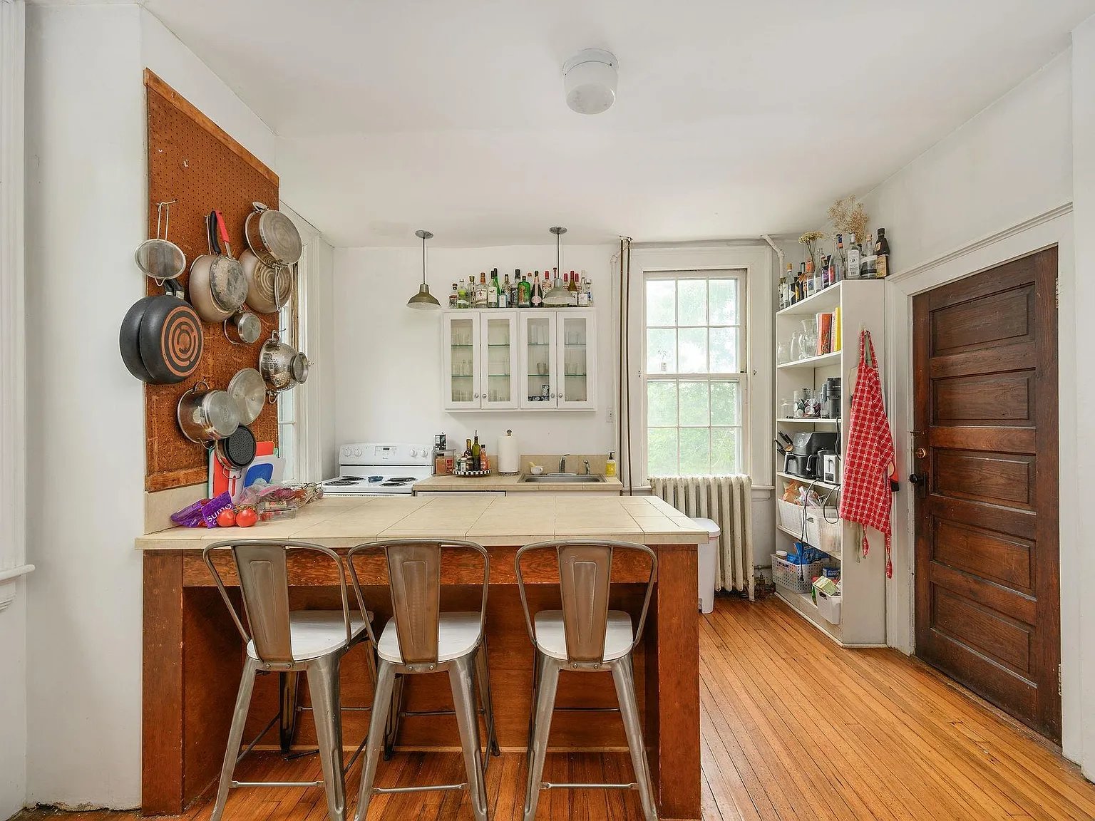 41 University Cir