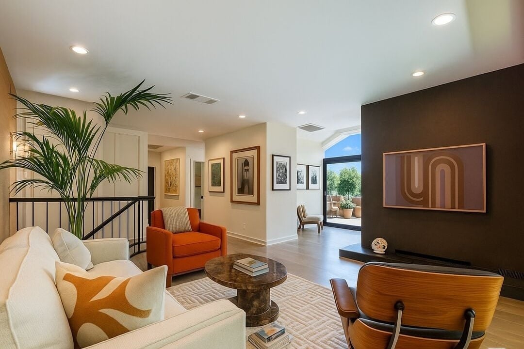 Halo Crest, Queens Rd, 90069