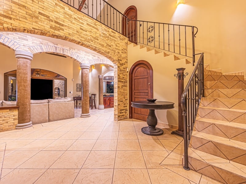 Villa Pacifica: Luxury Oceanview Retreat Steps from the Beach