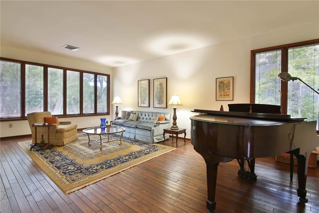 1311 Roberts Bay Ln