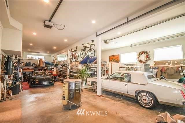 100 W Emerson Dr