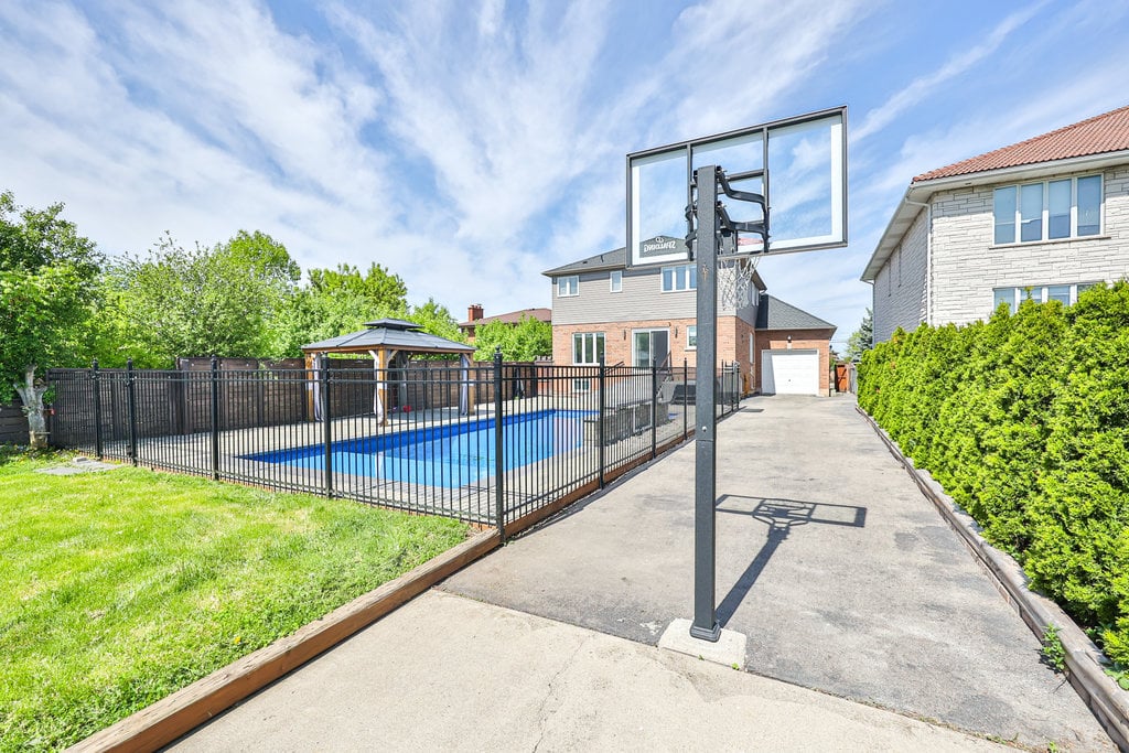 248 1/2 Millen Rd