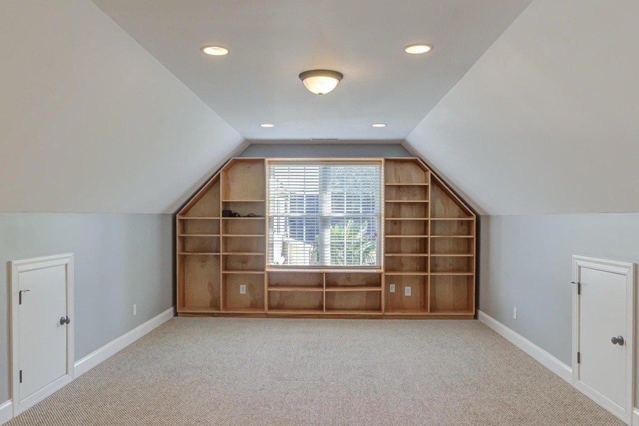 223 Kintyre Dr