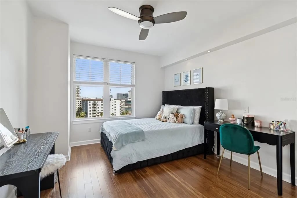 345 Bayshore Blvd, Apt 906