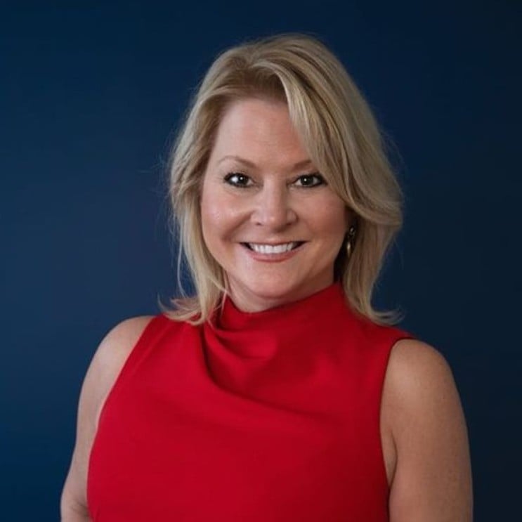 Lee Robertson Parkville, MO Real Estate Agent Headshot