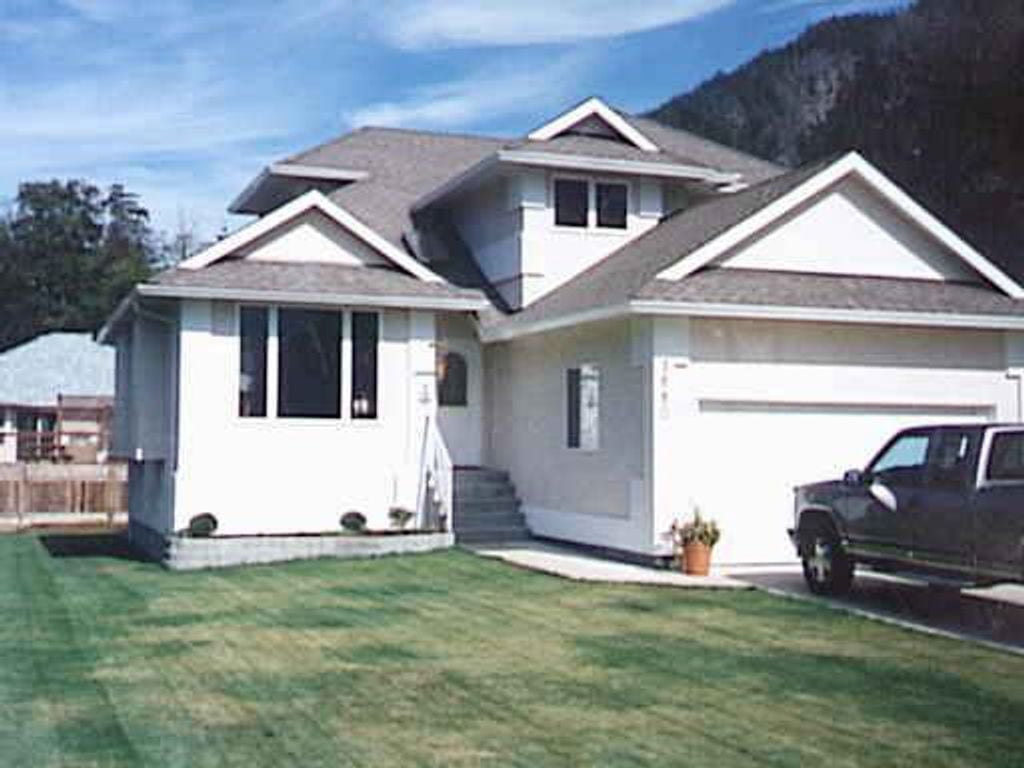 1680 Macdonald Pl