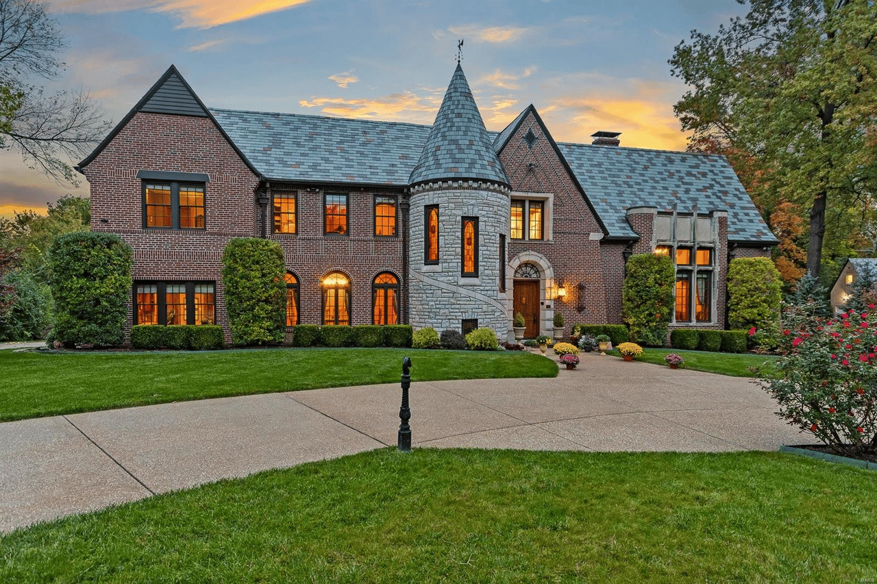 1133 Center Dr