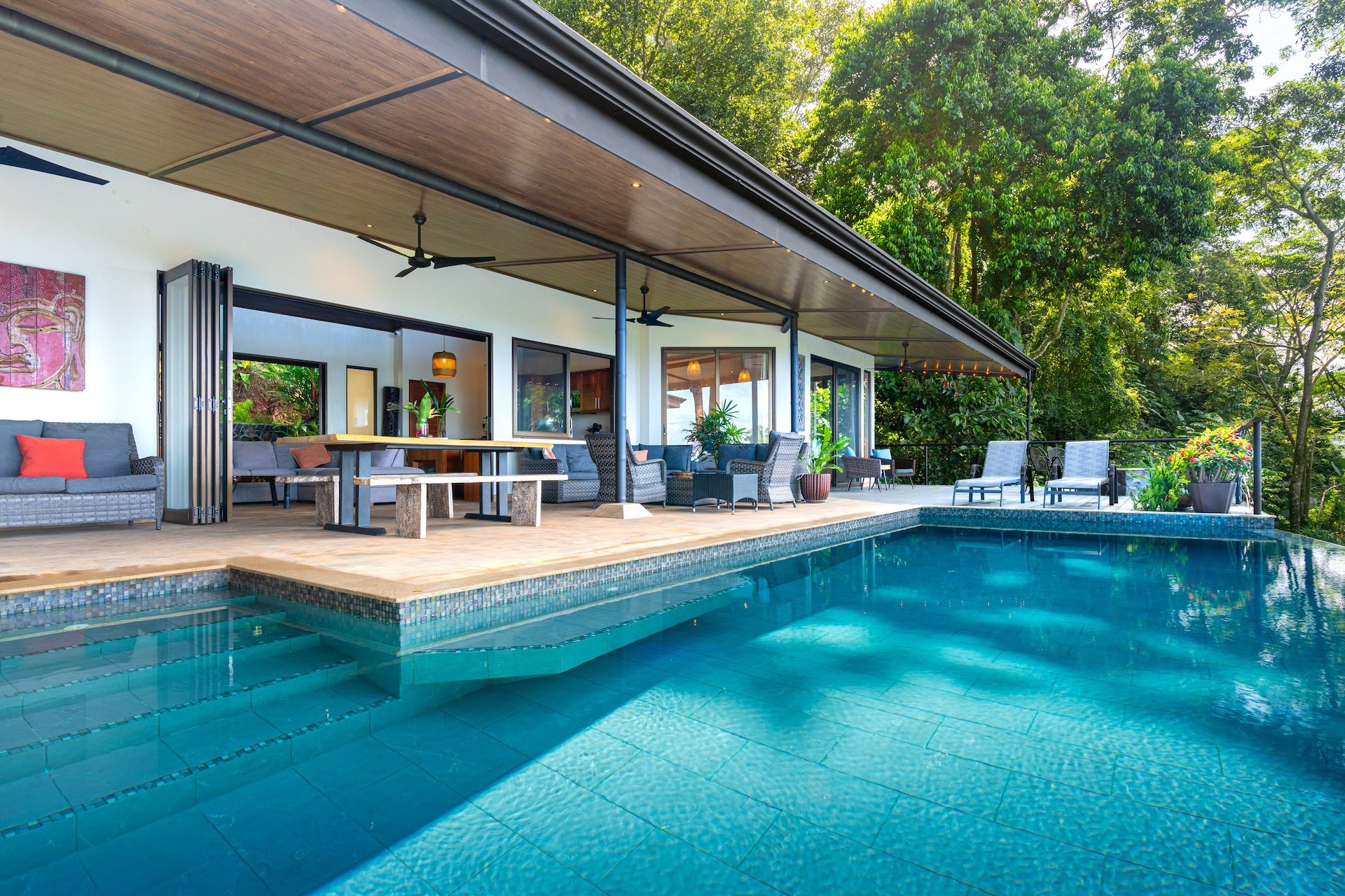 Casa Meraki: Modern Tropical Living with Whale’s Tail Views in Uvita
