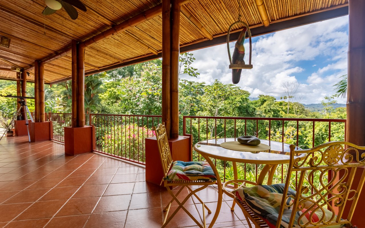 Tropical Getaway with Two Villas and Lush Gardens Near the Heart of Uvita