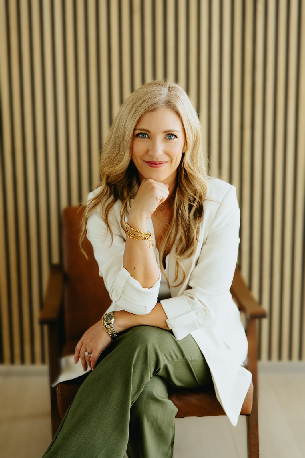 Jennifer Holland photo