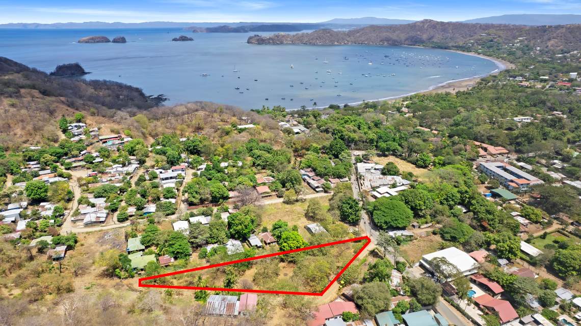 Spacious Lot in Playas del Coco