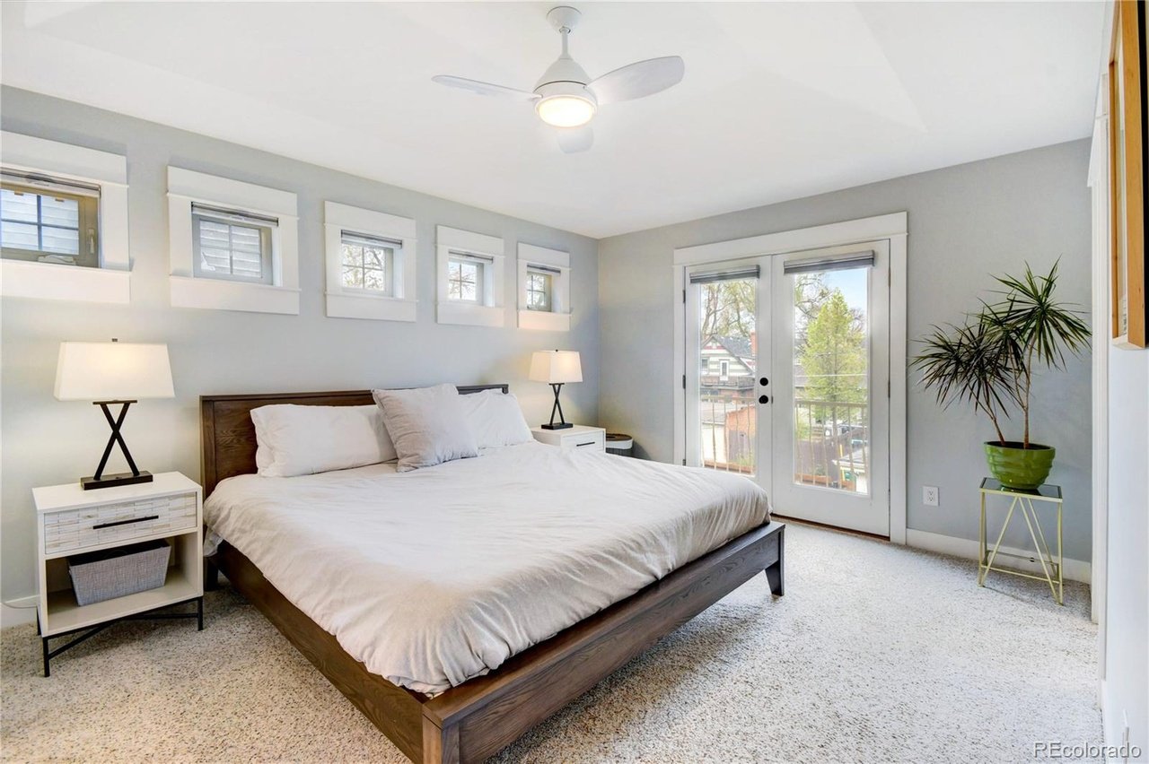 3214 W Hayward Pl