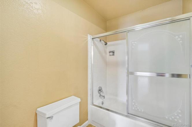 Lake Woodmoor Investor Special – Rare 1-Bed Lakeside Townhome with Huge Upside