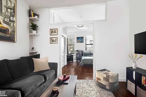 223 W 10th St Ste 1D