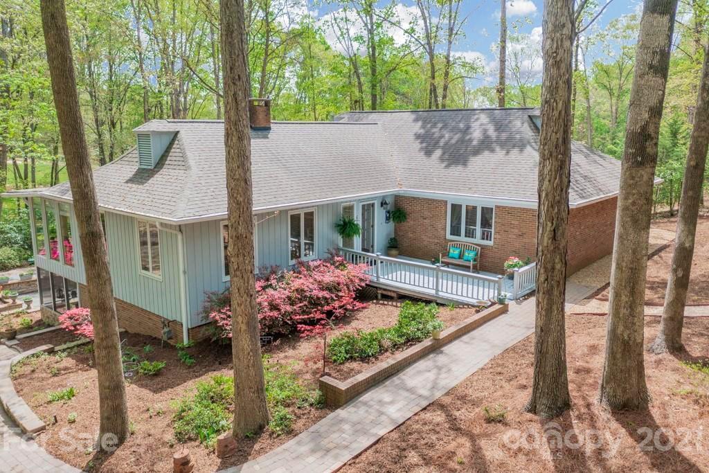 61 Heritage Dr