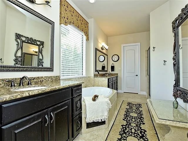 101 Desert Forest Ct