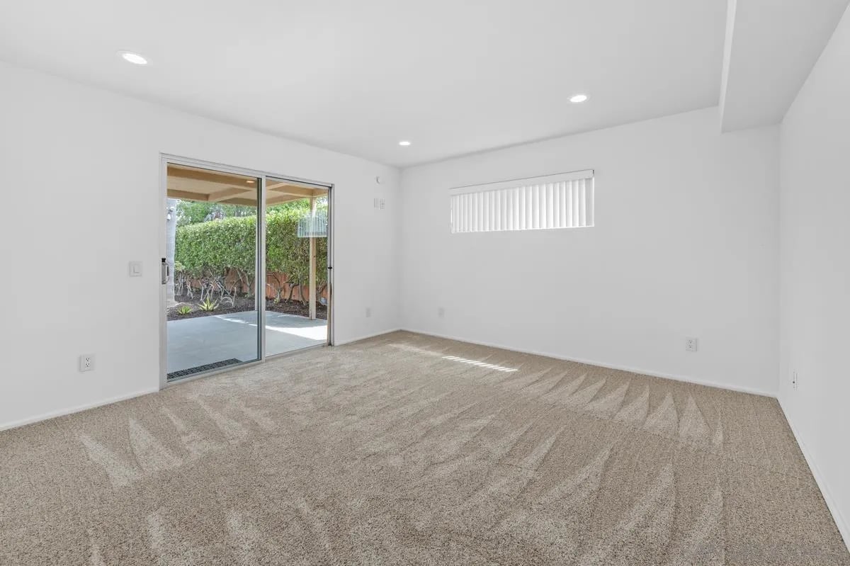 2885 Fallbrook Ln