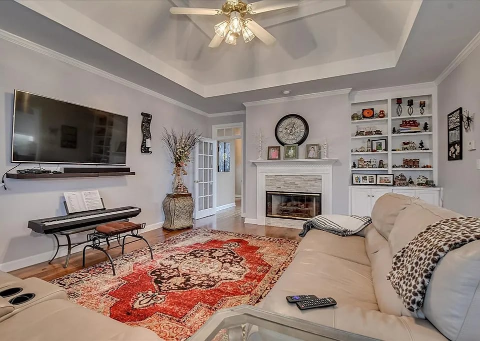 1401 Aylesbury Dr