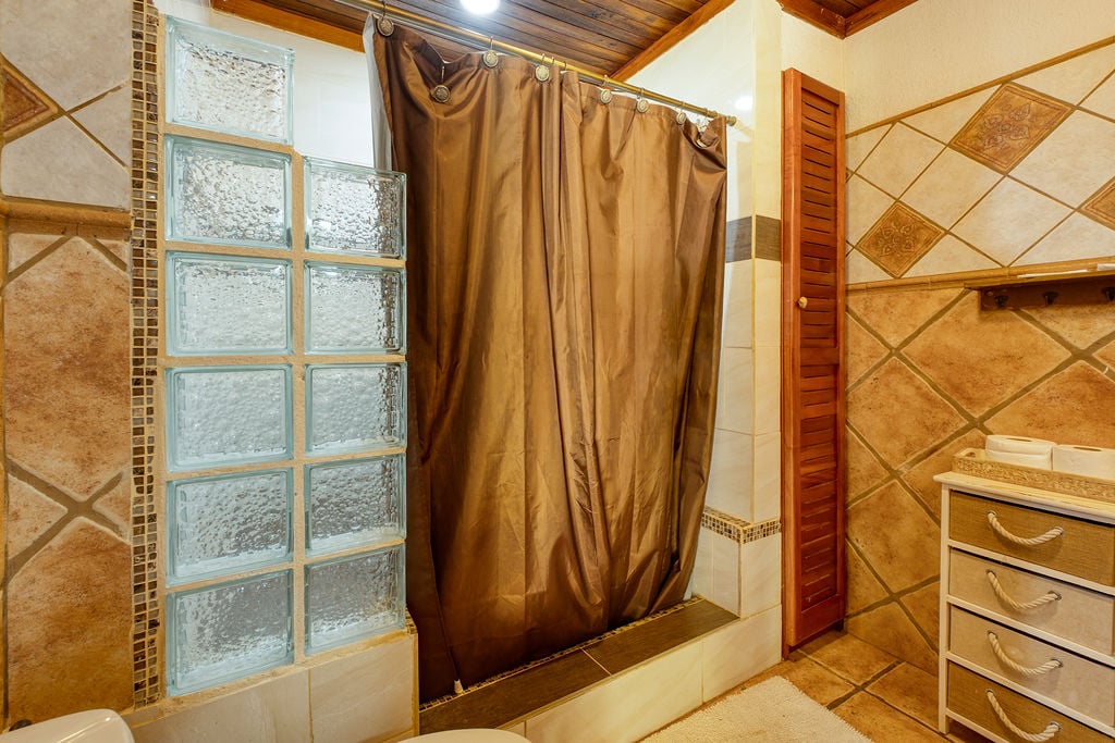 JUNGLE CREEK VILLAS AND CASA PURA VIDA – MANUEL ANTONIO