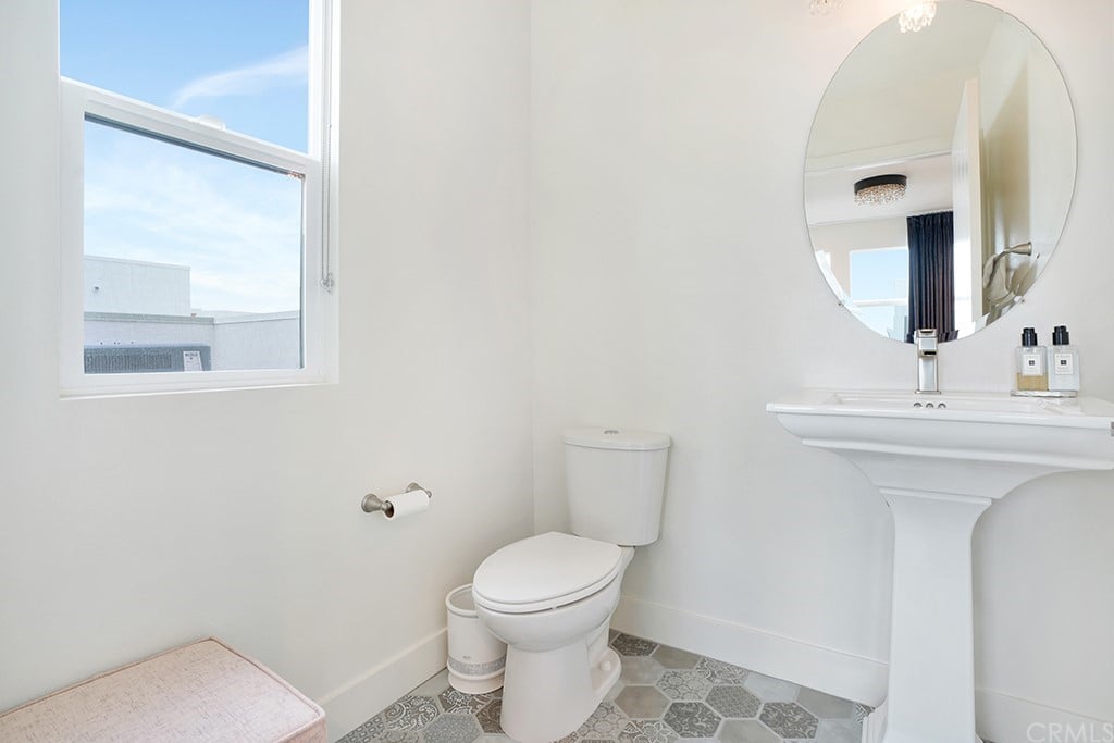 1687 Monarch 17 West