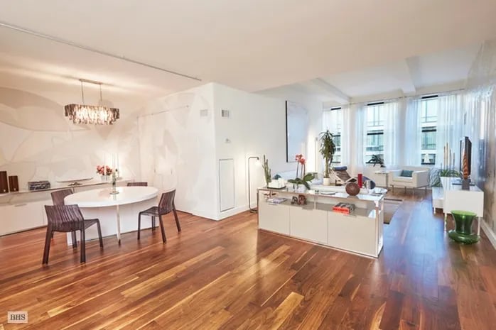 140 W 22nd St #9B