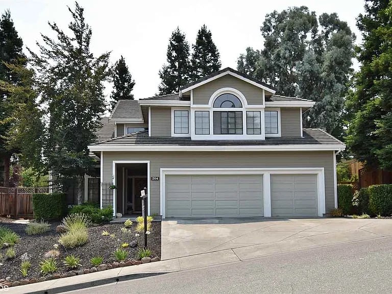 204 Alderwood Ln