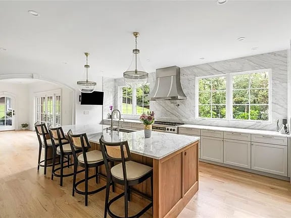 1919 River Forest Rd NW