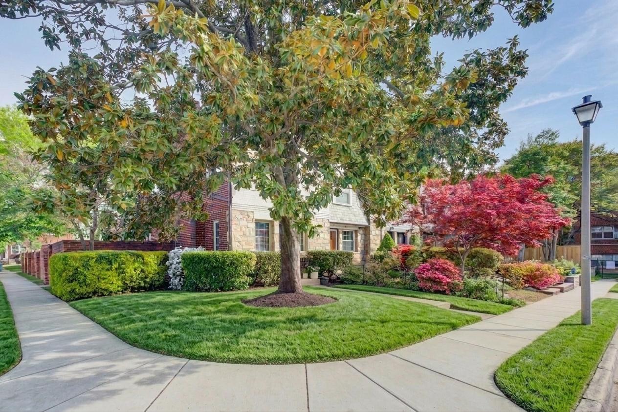 701 Devon Place