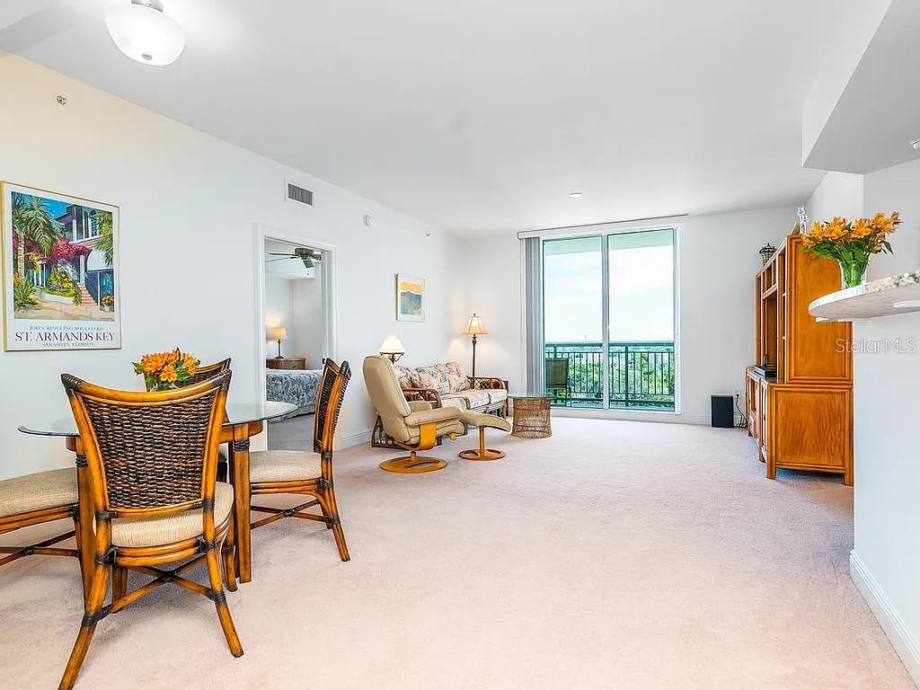 800 N Tamiami Trl #1012