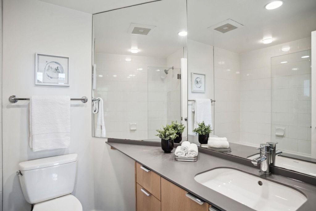 1478 W Hastings St, #400
