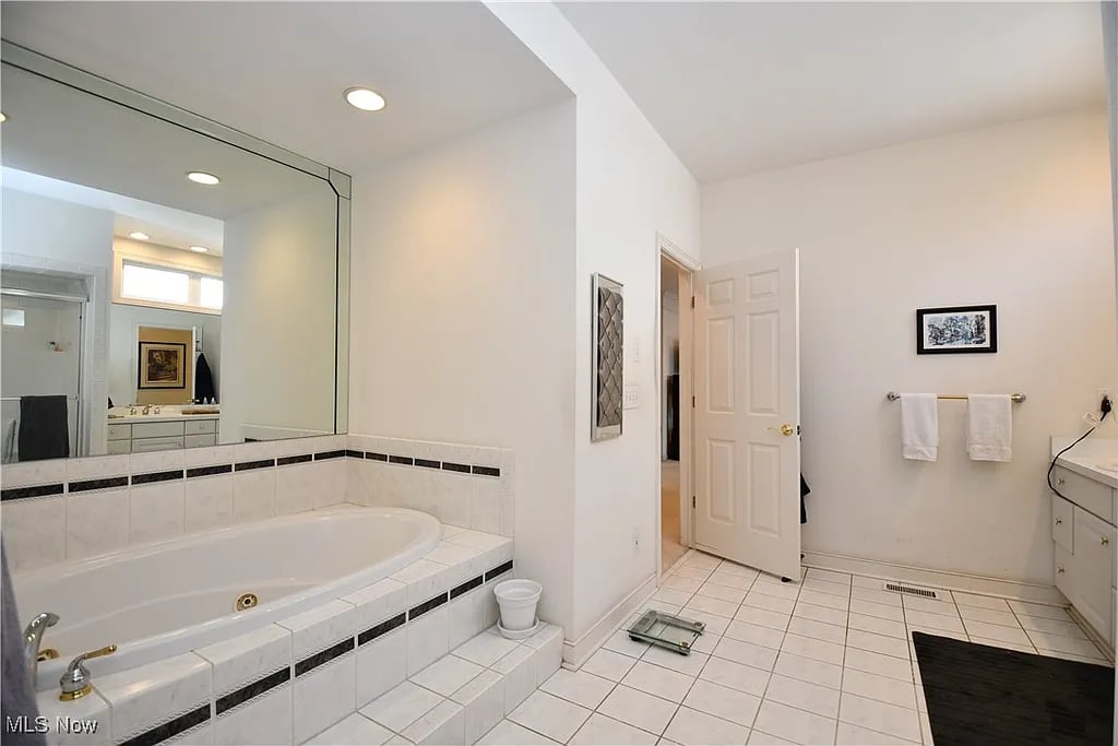 410 W Glengary Cir