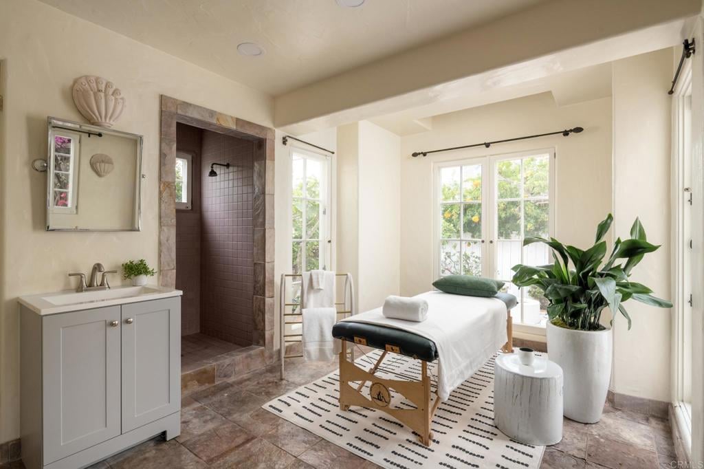 654 Bonair Place