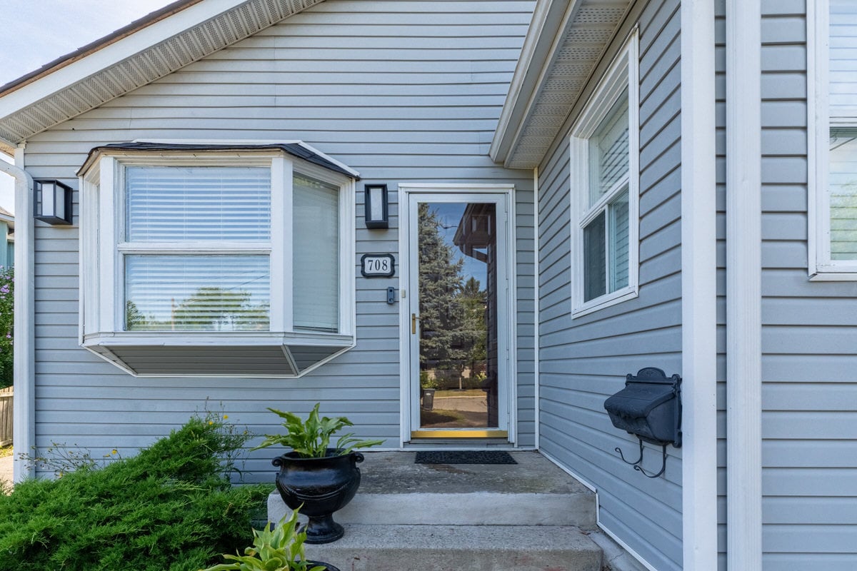 708 Montbeck Cres