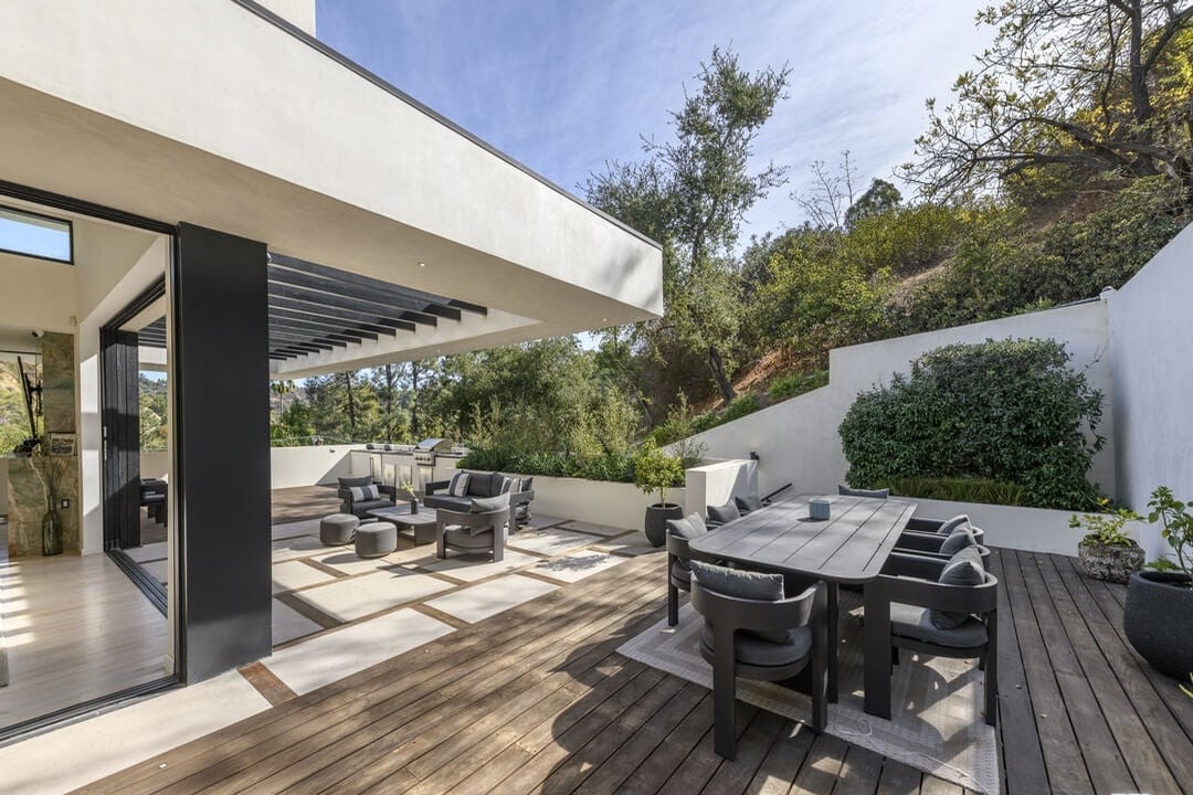 Pinnacle Manor, Willow Glen Rd, 90046