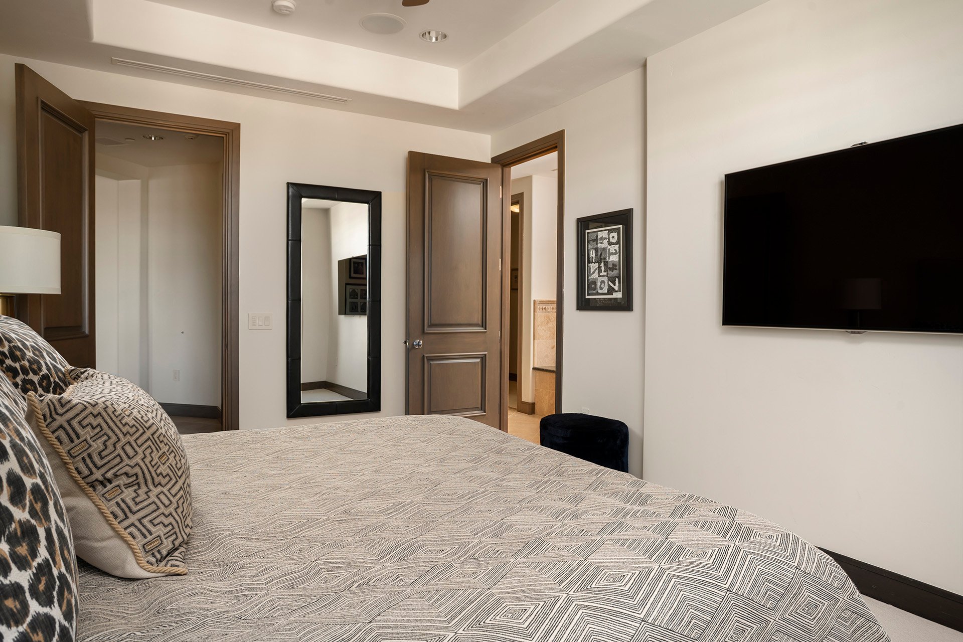 2211 E CAMELBACK Road, 1203