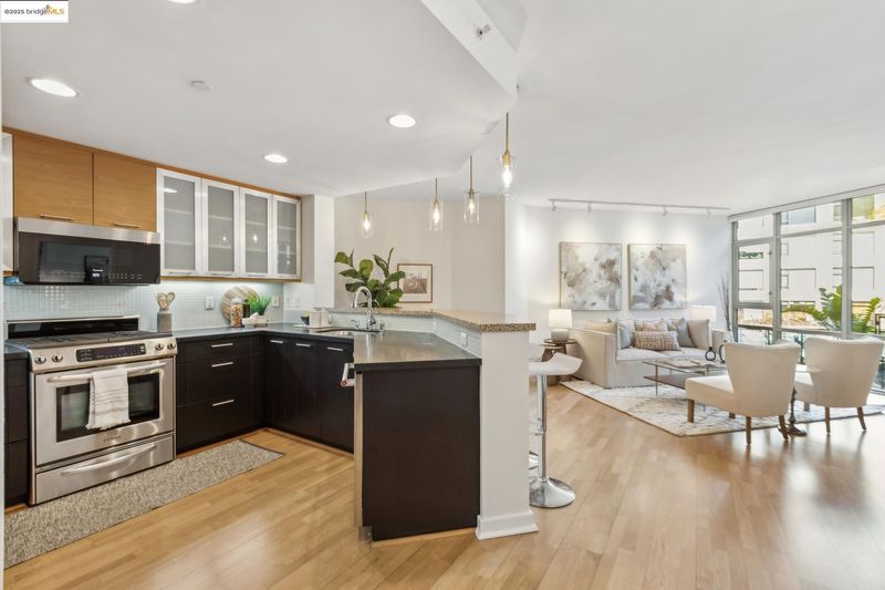 170 King St #504 | $725,000
