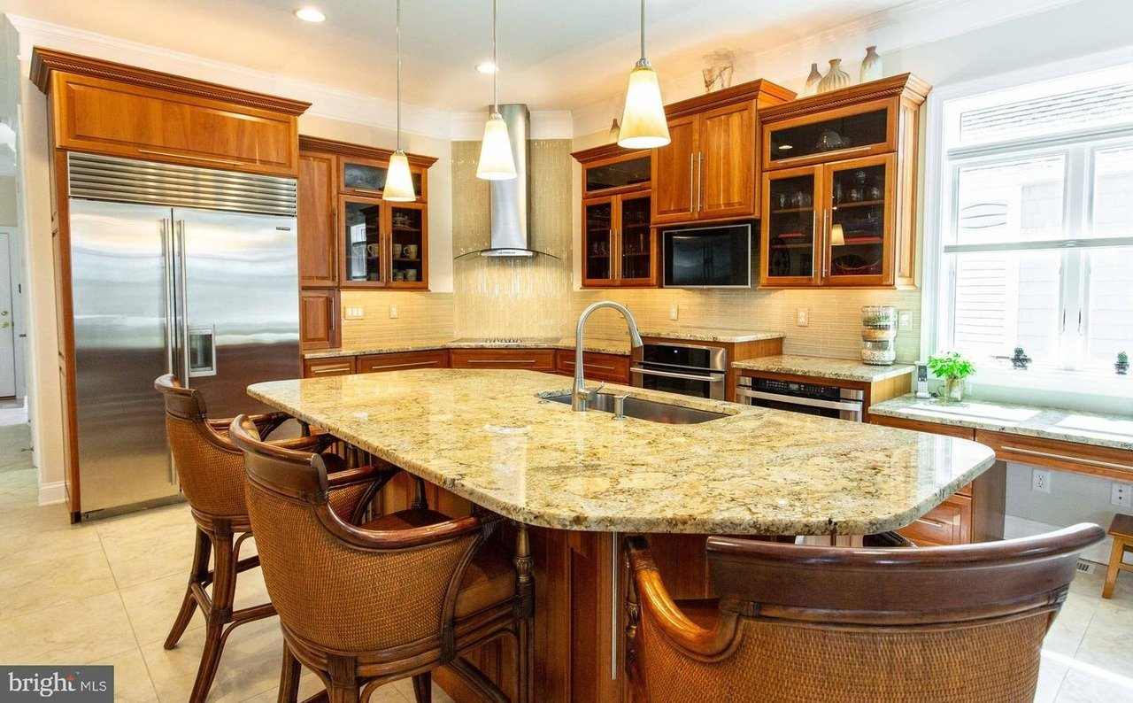 415 Bluewater Ct