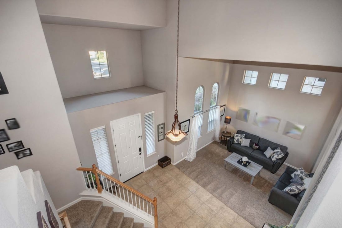 Gorgeous Lincoln 5 Bedroom Home for Sale!