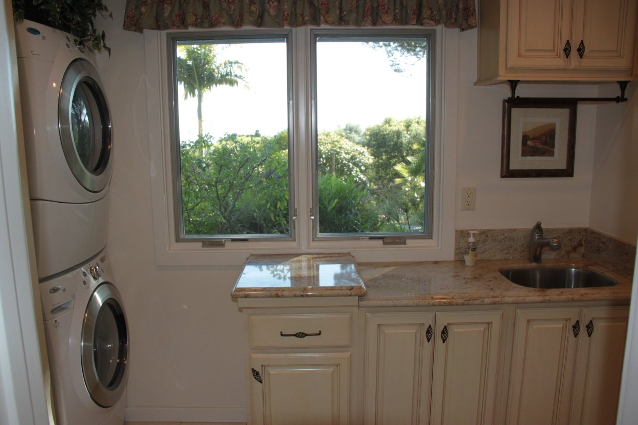 1661 Las Canoas Rd