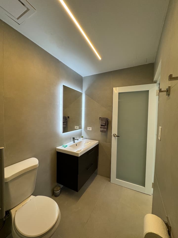 Beach House Apt 8 • King Studio w/ Kitchenette - Airbnb