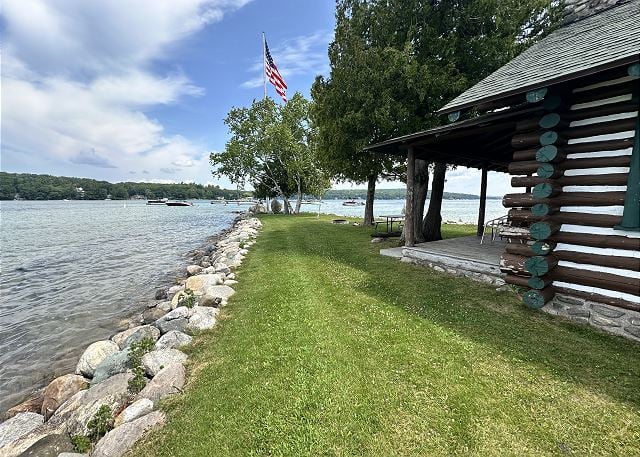 Randall's Point End Cabin 