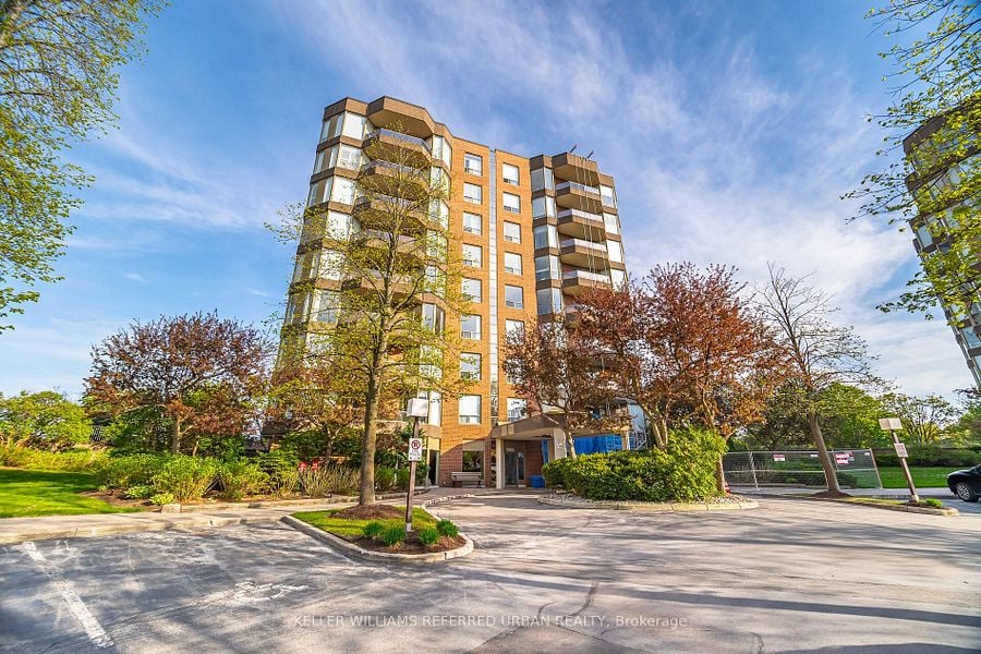 1903 Pilgrims Way #402, Oakville, ON L6M 2X1