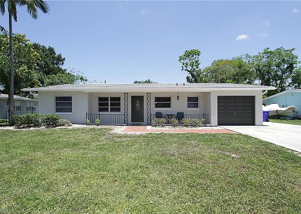 4627 Siesta Cir