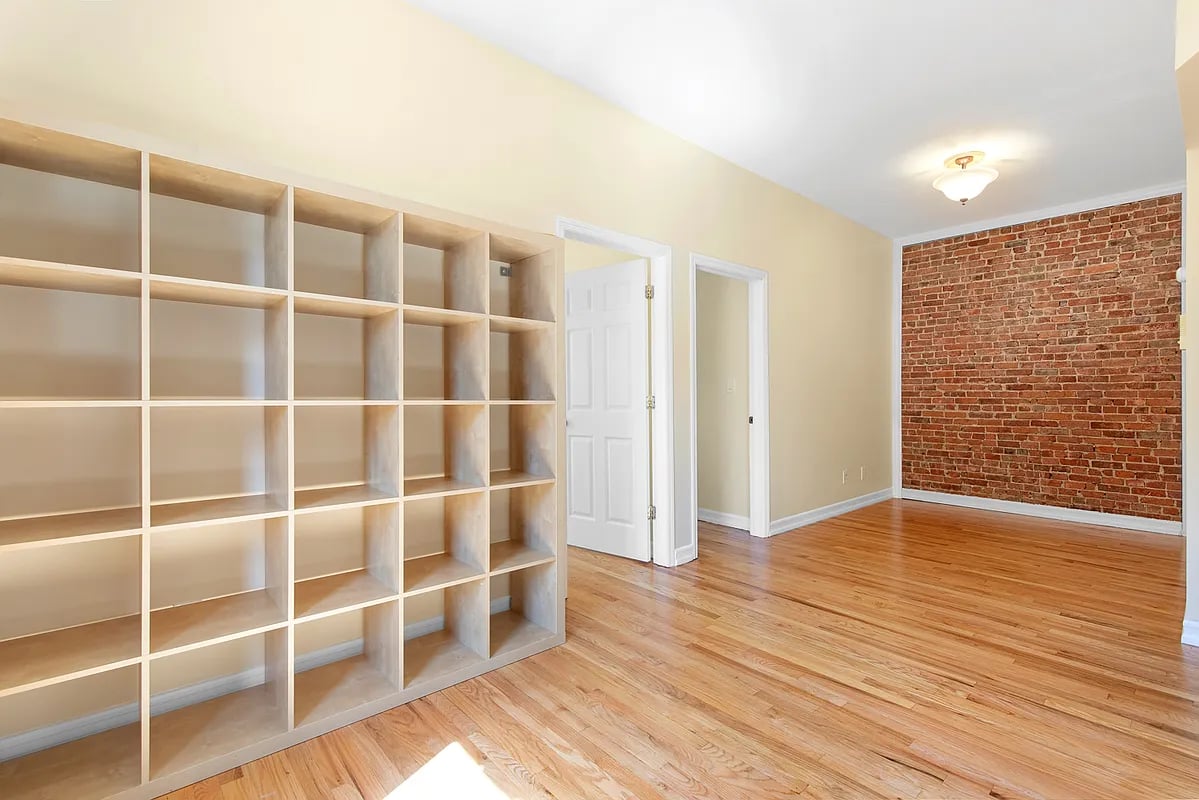 178 Irving Avenue Unit: 3R