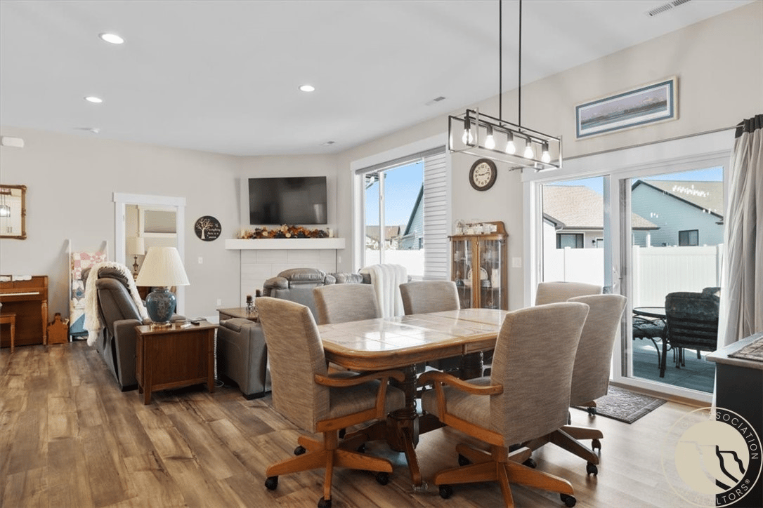 3110 Falcon Cir