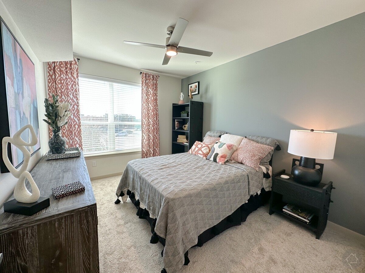 1 month free in an amazing 1/1 apartment home in Round Rock!