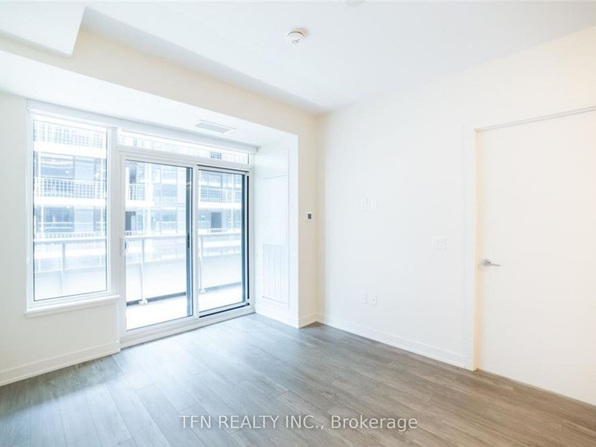 212 King William Street Unit: 910
